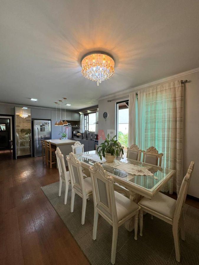 Casa Semimobiliada com 2 Suítes e 1 Quarto no Bairro Vila Nova