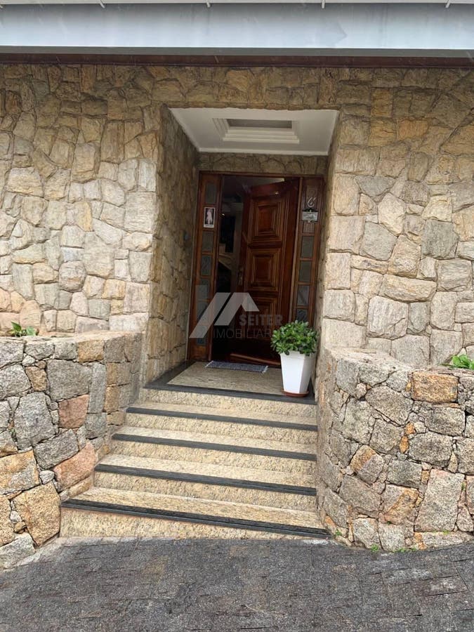 Casa com 5 quartos a venda no Córrego Grande - Florianópolis