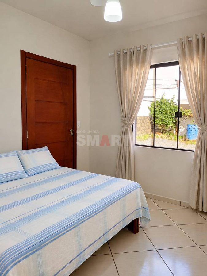 Casa à Venda no Jaraguá 99 com 3 quartos sendo 1 suíte