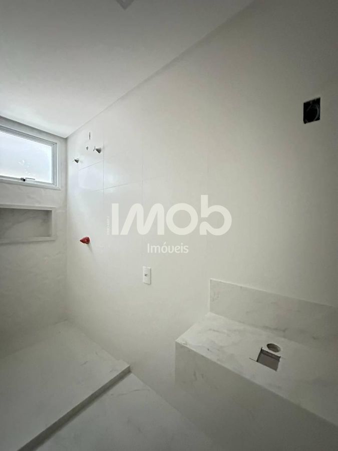 Apartamento com terraço 3 suítes - centro