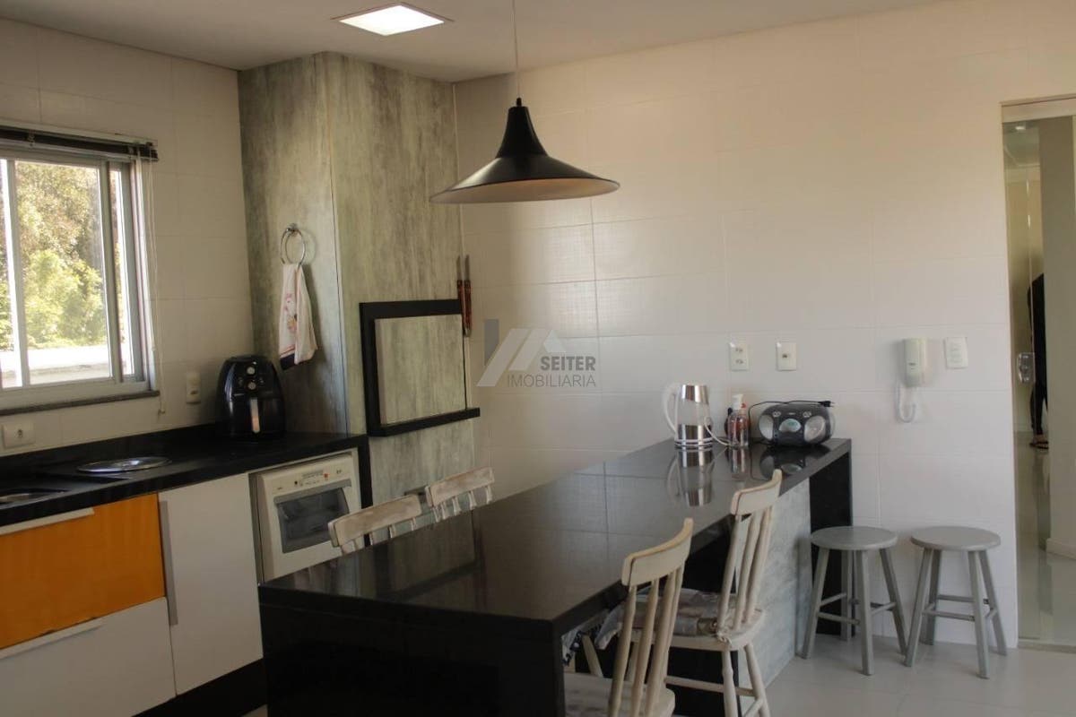 Cobertura com 3 quartos, Pantanal - Florianópolis
