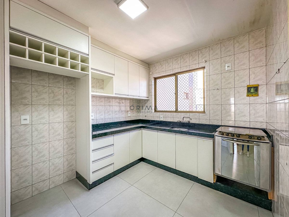Apartamento para Venda e Locação com 1 Suíte com Closet + 2 Quartos e 2 Vagas de Garagem Coberta, Centro - Toledo/Pr