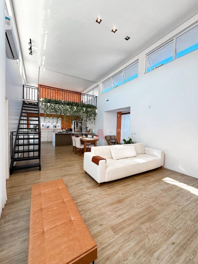 Ampla casa Mobiliada com 1 Suíte com Closet + 2 Quartos no São Luís