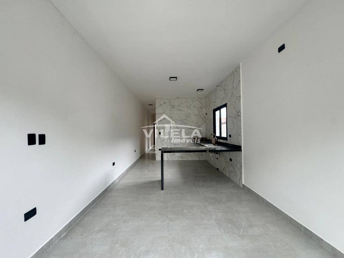 Casa com 3 Dormitórios Bairro Golfinho -Caraguatatuba-Sp
