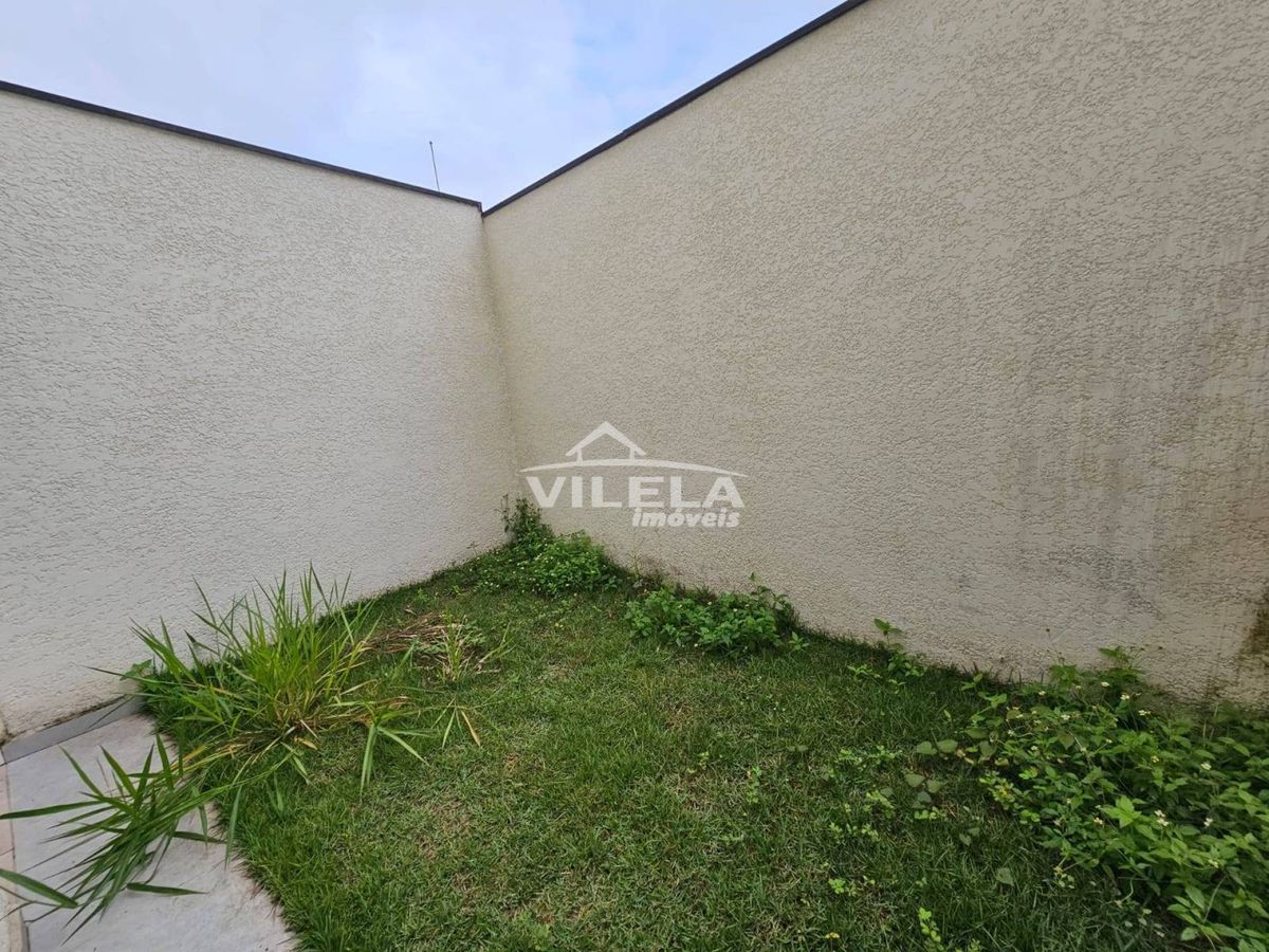 Tríplex em condomínio no centro