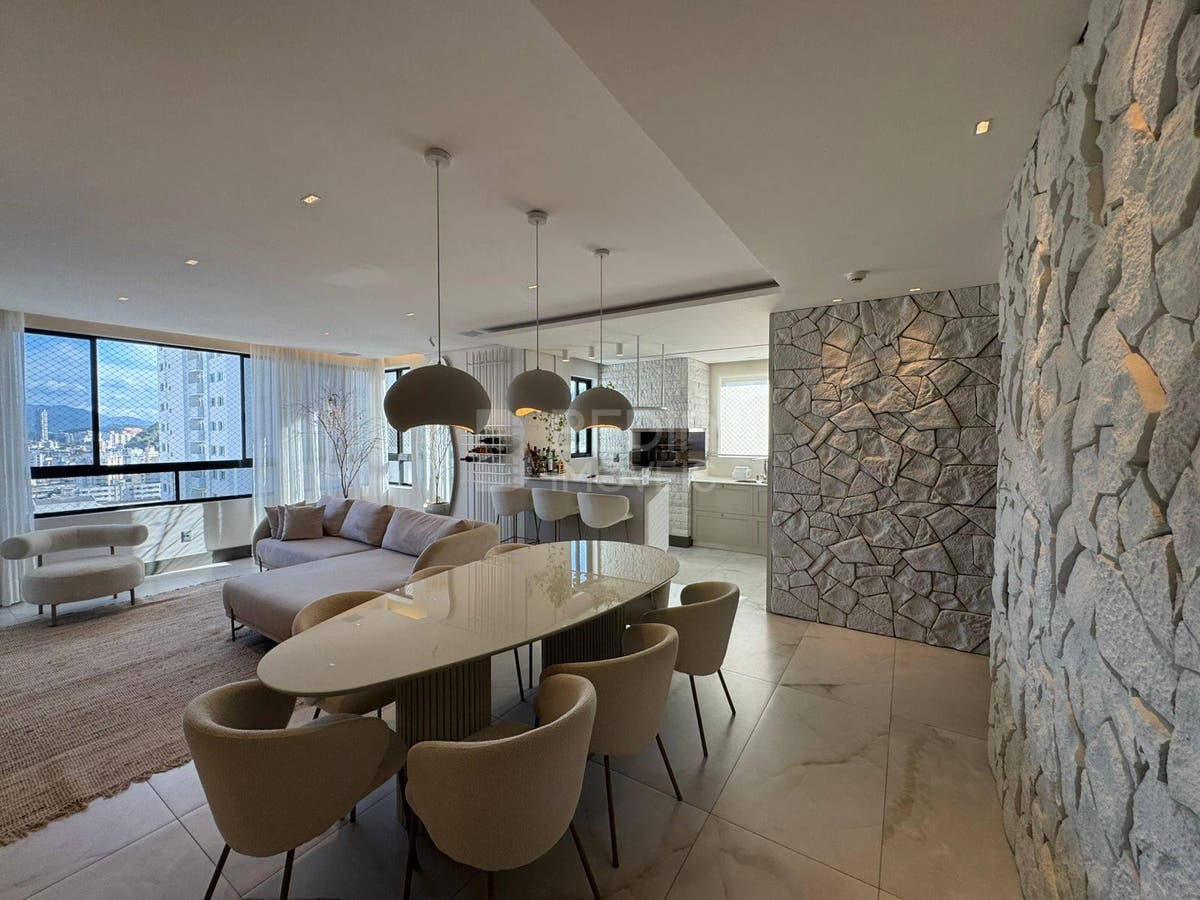 Apartamento de 3 quartos, 130m² no bairro Centro, em Balneário Camboriú | Eu Corretor