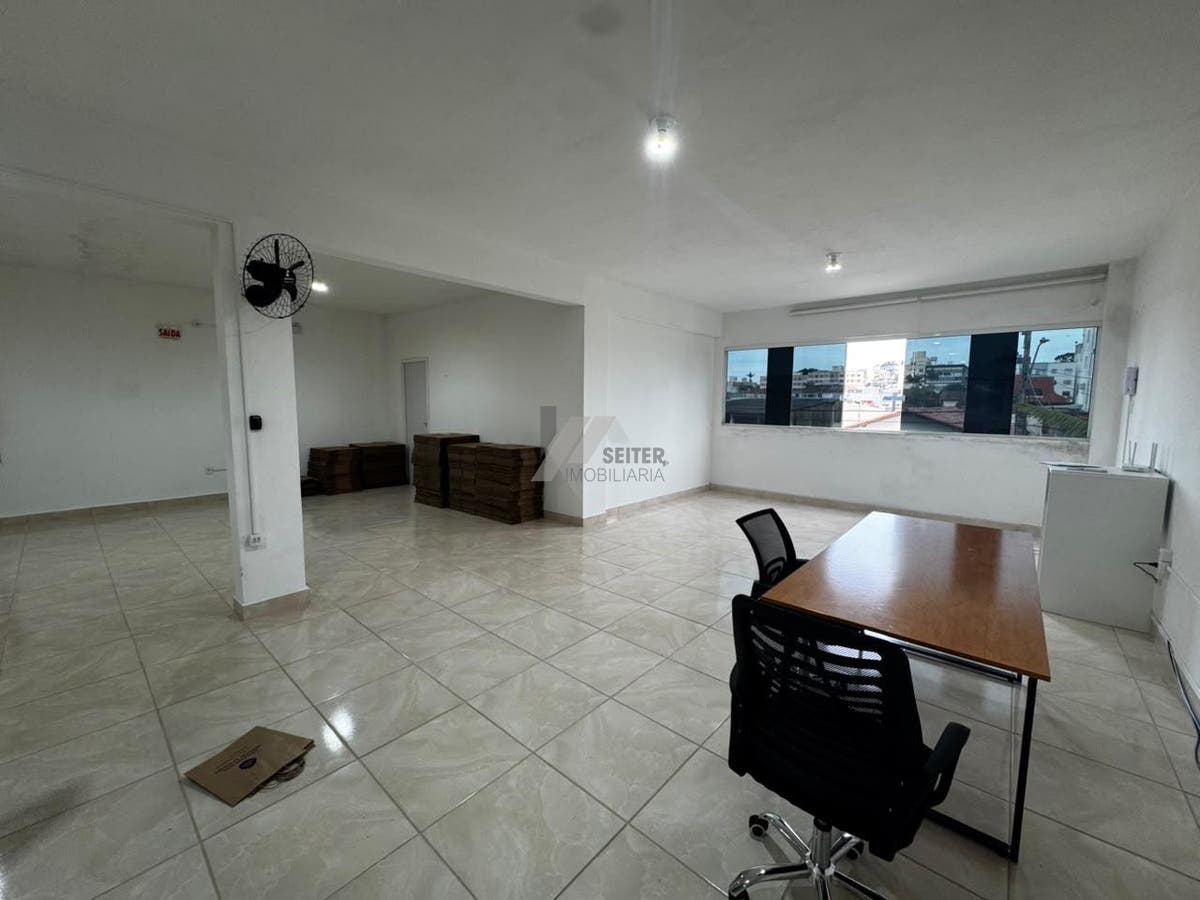 Sala comercial no Jardim Atlantico de 220m²