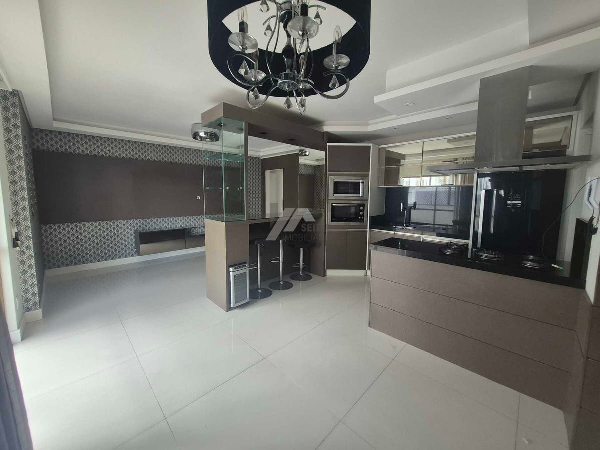 Apartamento tipo cobertura 3 quartos para alugar no itcorubi Florianopolis