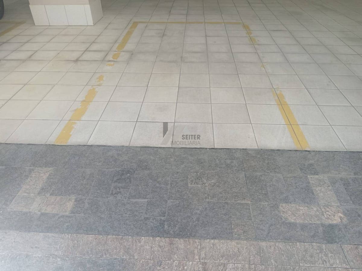 Apartamento 3 quartos para alugar na Av Mauro Ramos