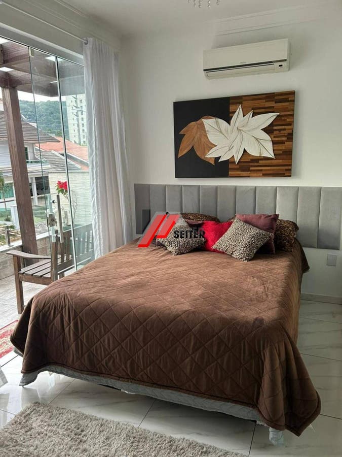 Casa de Alto Padrão com 280m² à Venda na Pedra branca: 4 Quartos 1 Suíte Área Gourmet e Piscina com Spa!