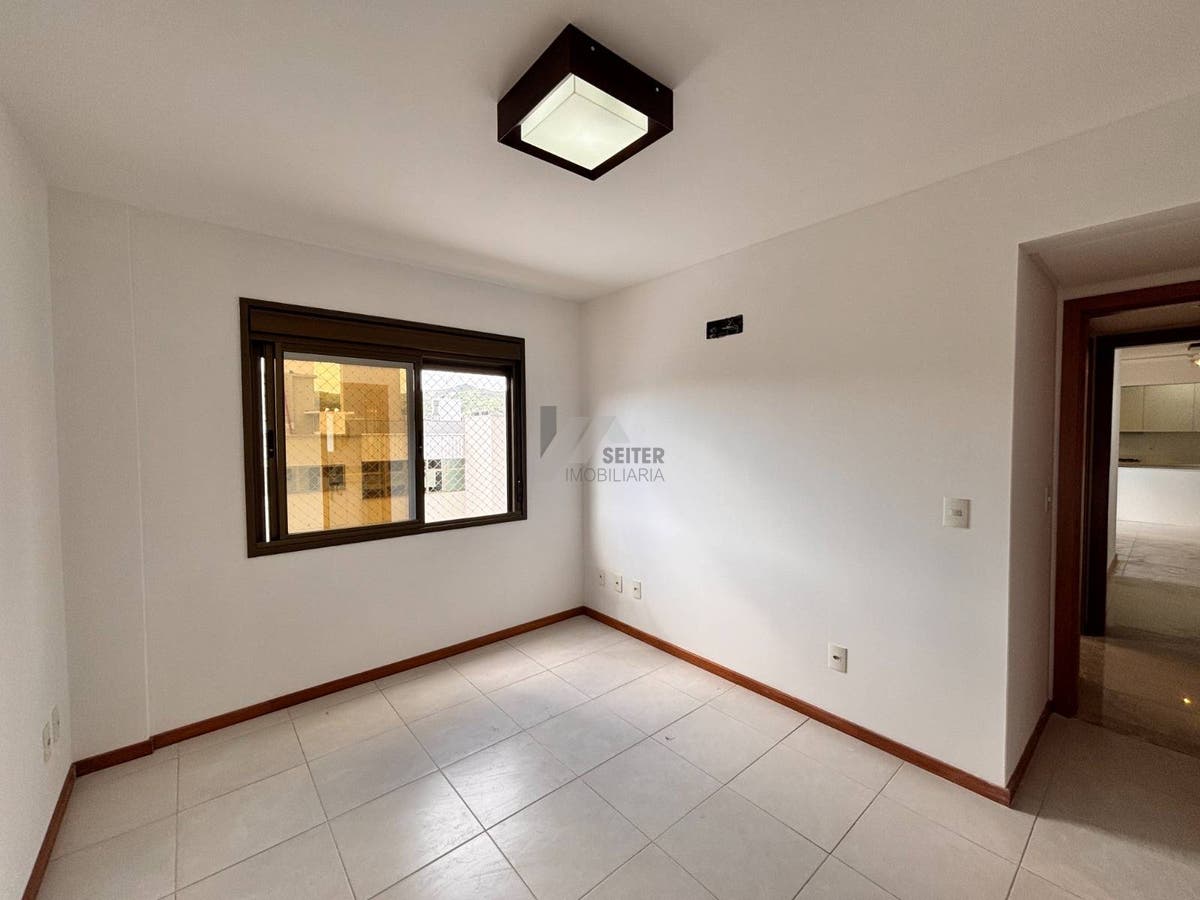 Apartamento com 2 suites à venda no bairro Trindade