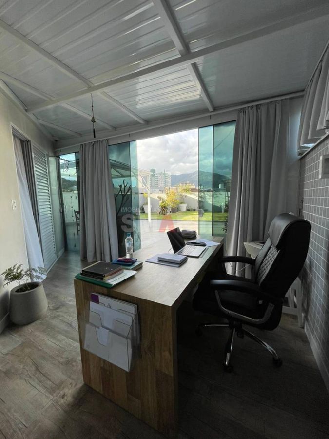Apartamento com Terraço no Centro