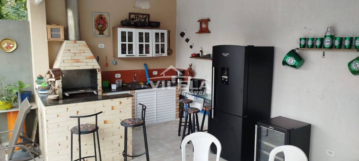 Linda Casa com Piscina
