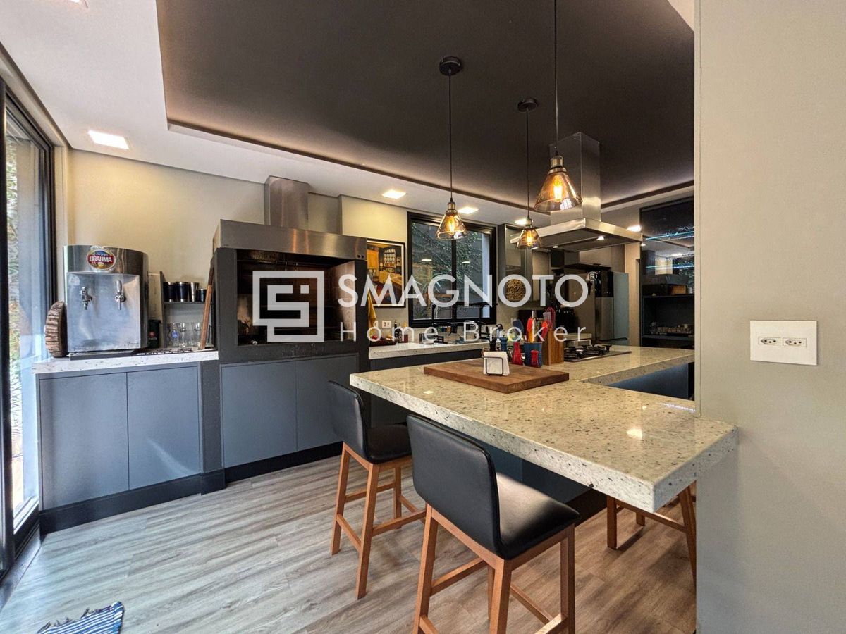 Sobrado com 4 Suítes à Venda no Villa D'Aquila em Piracicaba 304 M² R$ 2.790.000