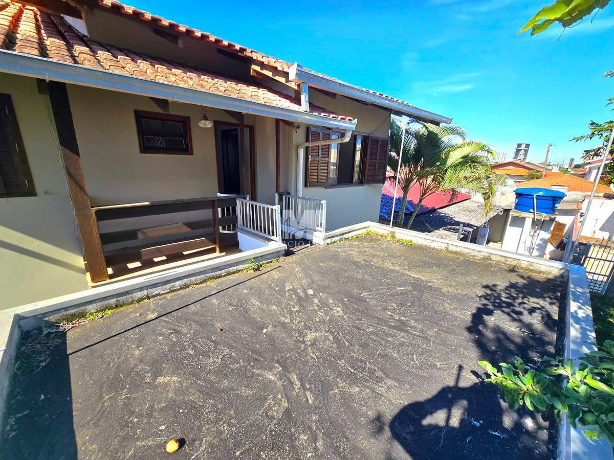 Casa no Centro de Barra Velha próximo a praia