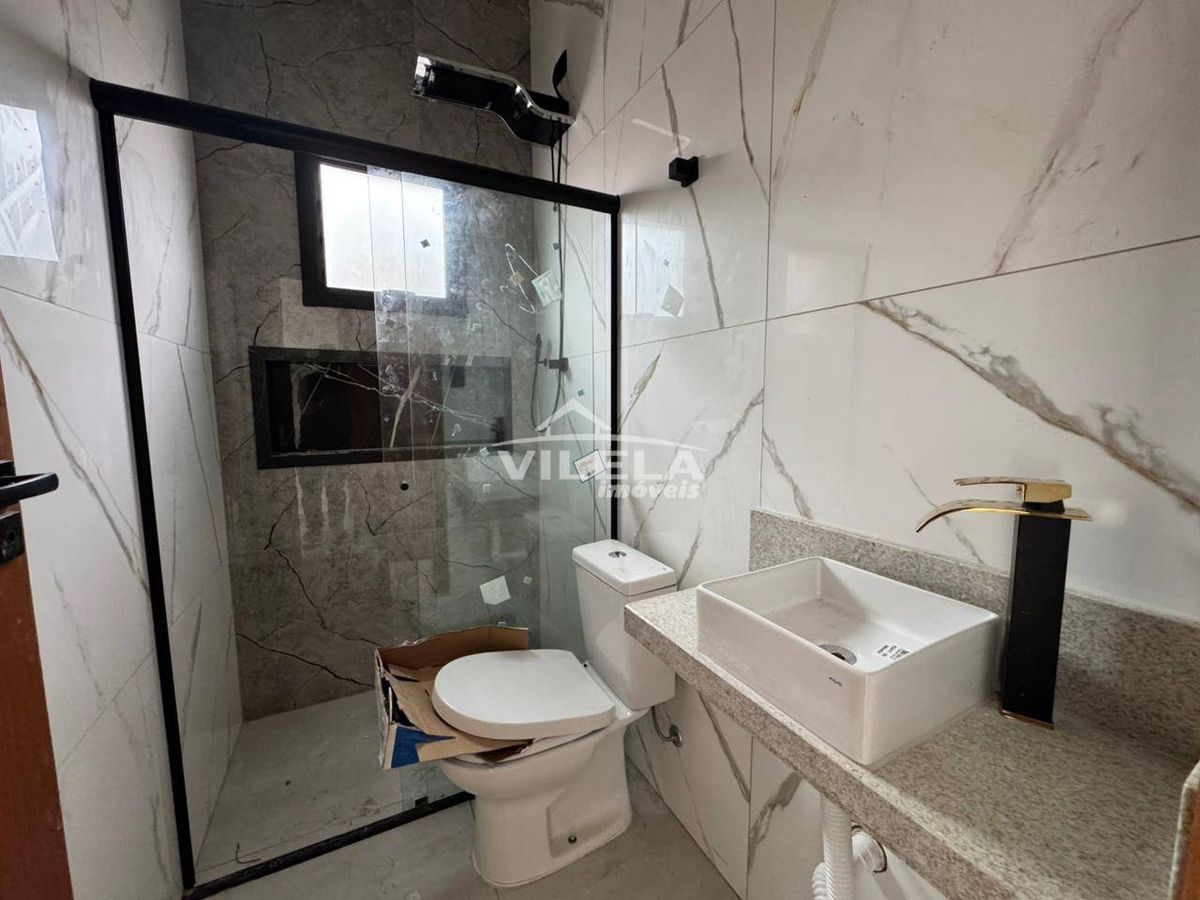 Casa com 3 Dormitórios Bairro Golfinho -Caraguatatuba-Sp