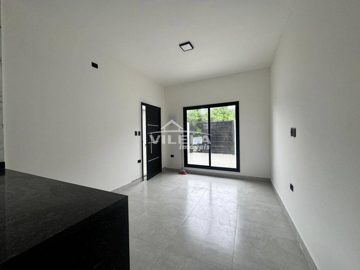 Casa com 3 Dormitórios Bairro Golfinho -Caraguatatuba-Sp