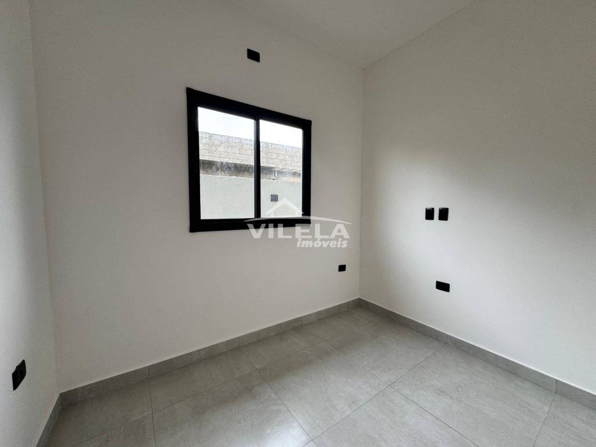 Casa com 3 Dormitórios Bairro Golfinho -Caraguatatuba-Sp