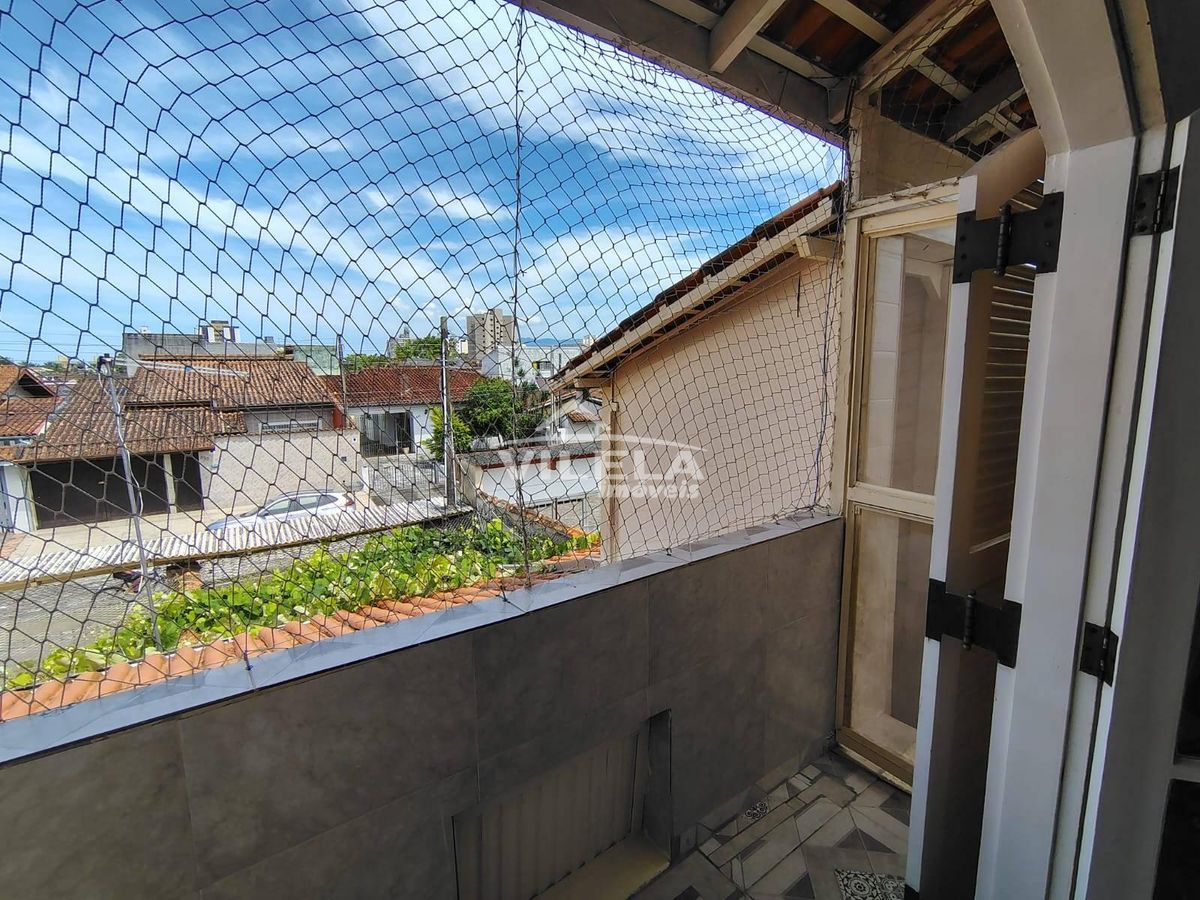 Sobrado no bairro aruan-caraguatatuba-sp