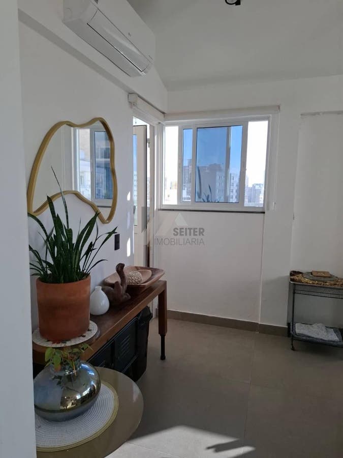 Apartamento com 2 quartos, Centro - Florianópolis