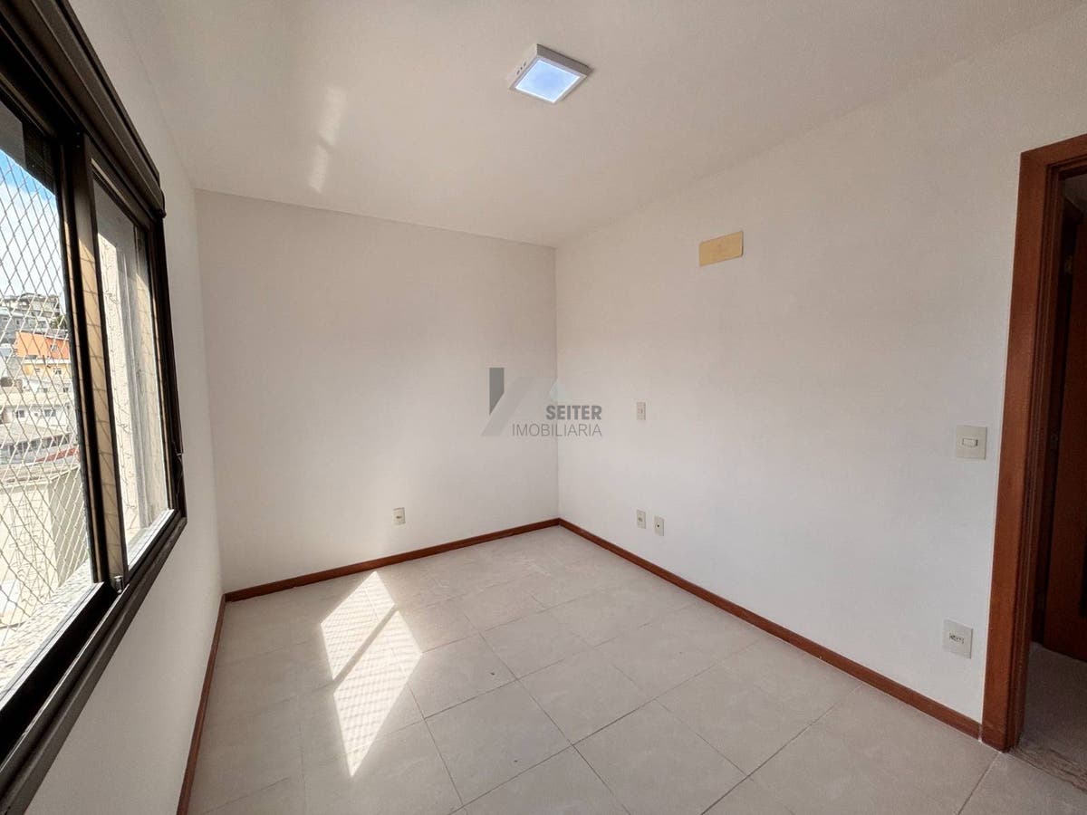 Apartamento com 2 suites à venda no bairro Trindade