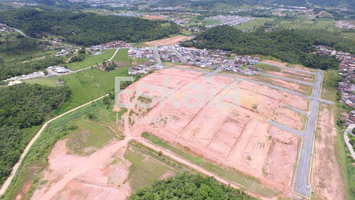 Terreno Com 325m² Localizado no bairro Três Rios do Norte, Jaragua do Sul