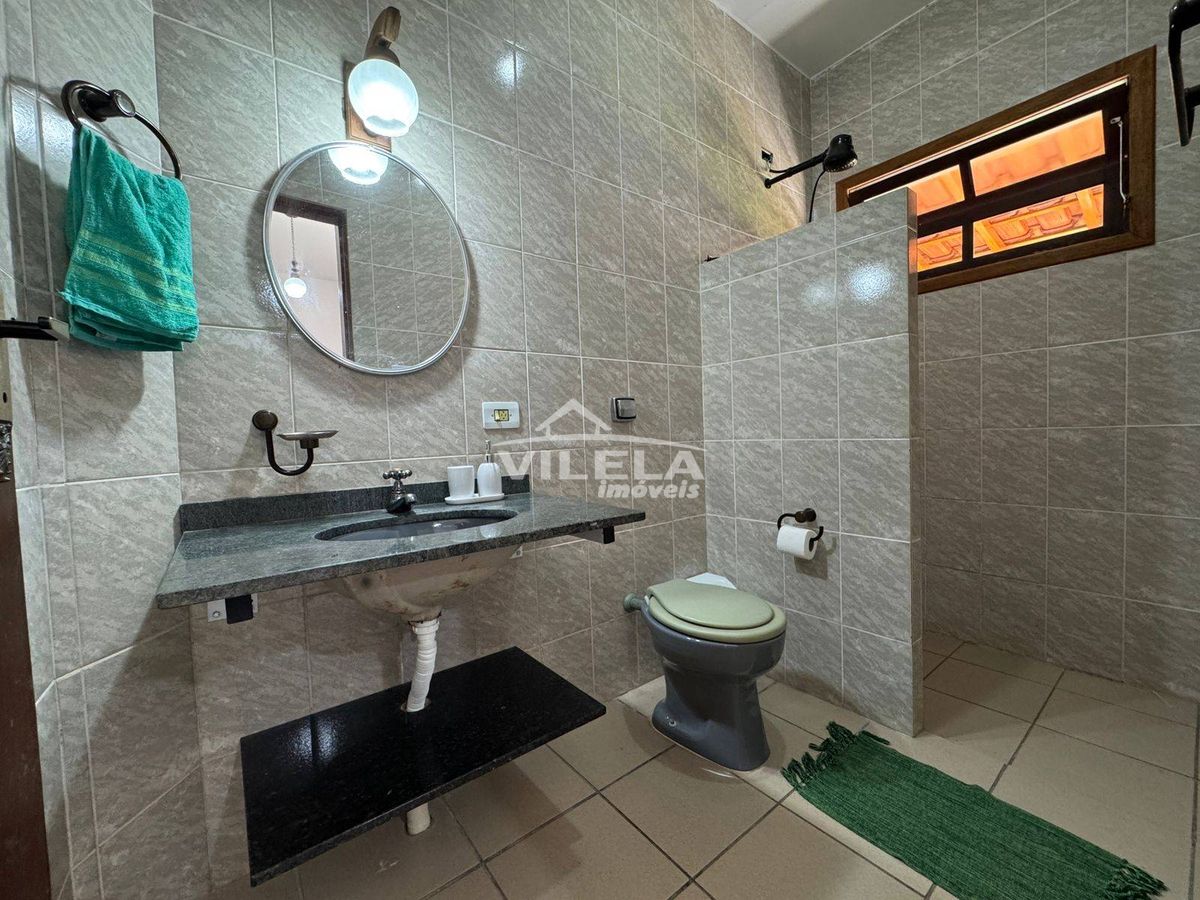 Casa Assobradada com Quintal Amplo e Vista para o Mar no Bairro Capricórnio – Caraguatatuba/Sp