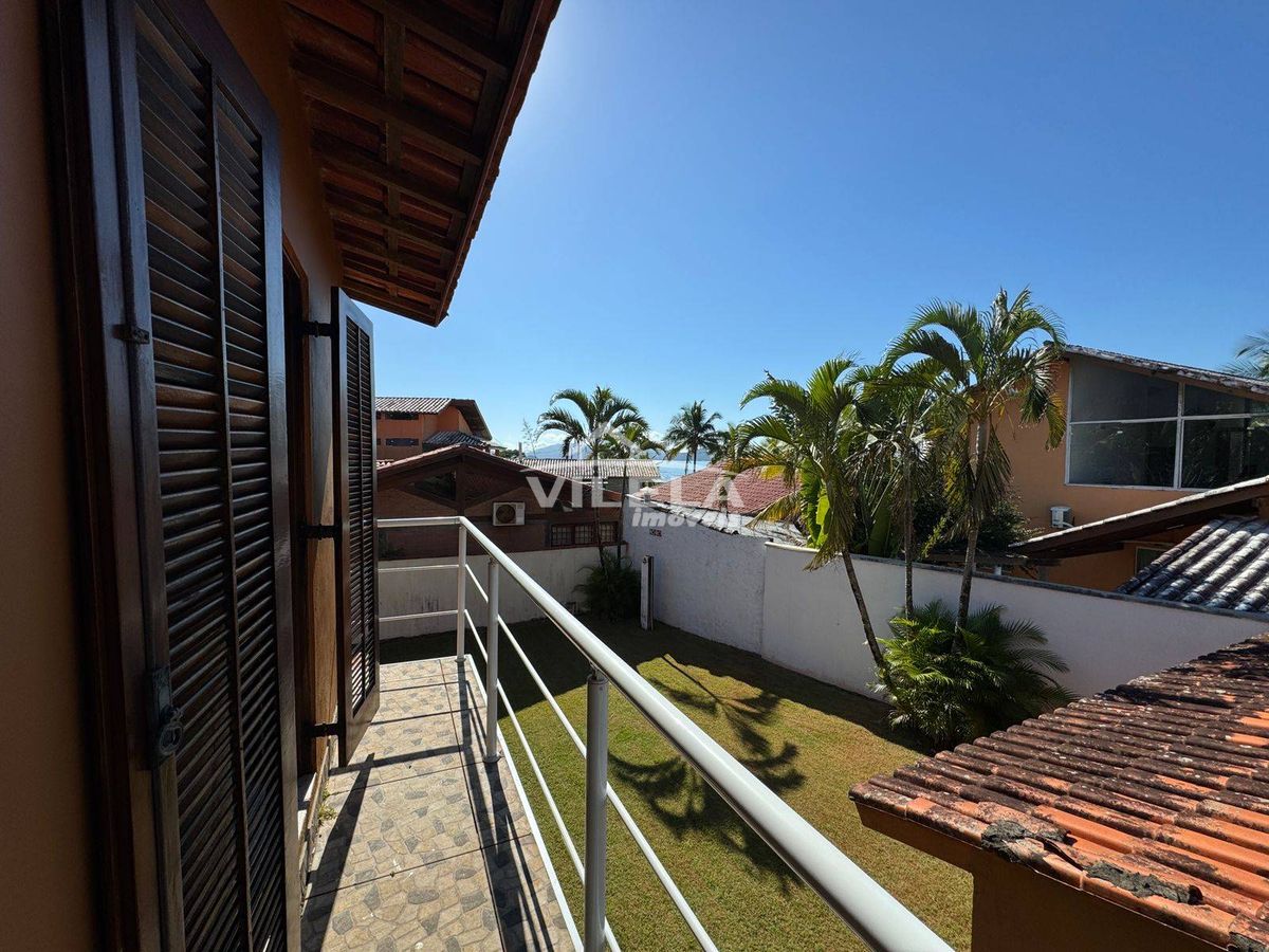 Casa Assobradada com Quintal Amplo e Vista para o Mar no Bairro Capricórnio – Caraguatatuba/Sp