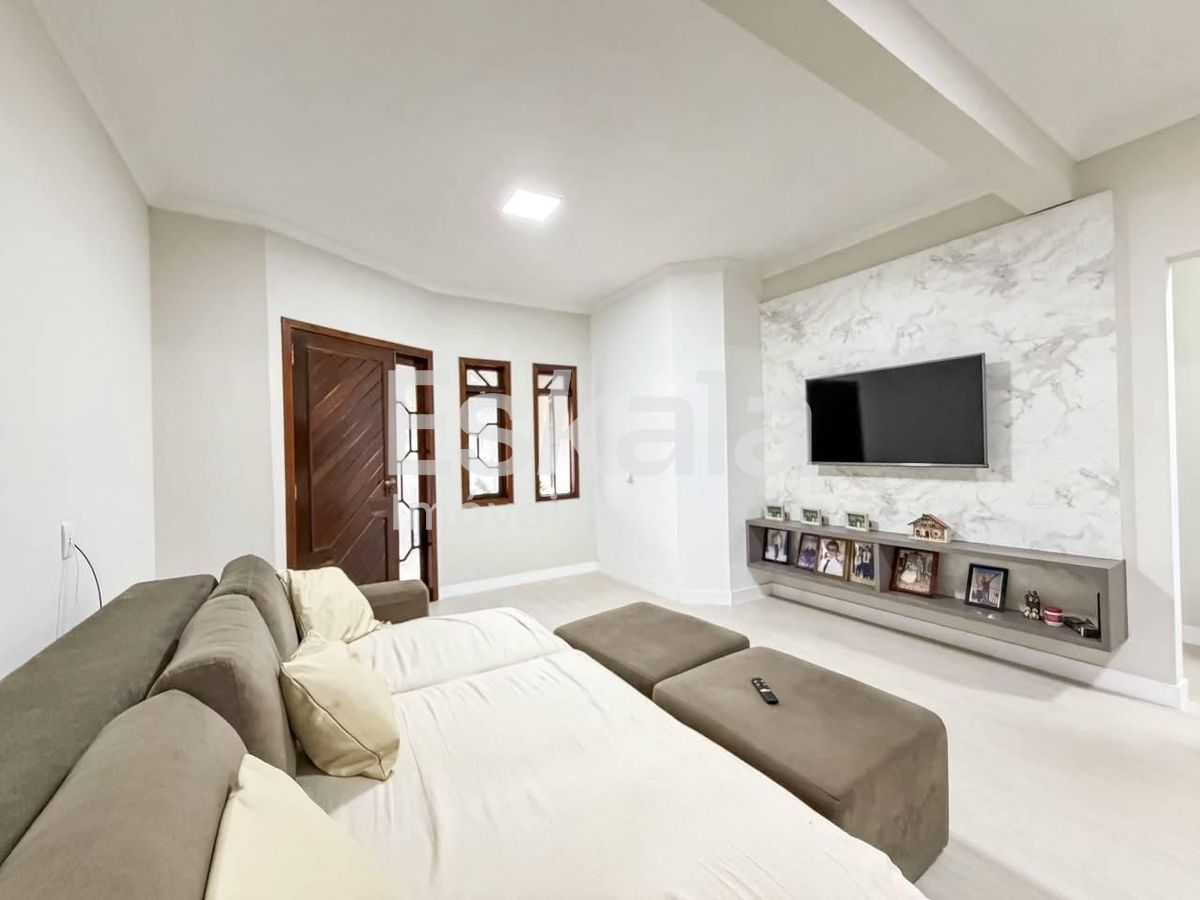 Casa Semimobiliado Com 01 suíte + 02 Quartos Tifa Martins - Jaraguá do Sul
