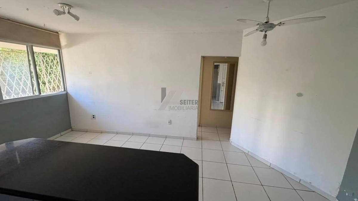 Apartamento com 2 quartos, Centro - Florianópolis