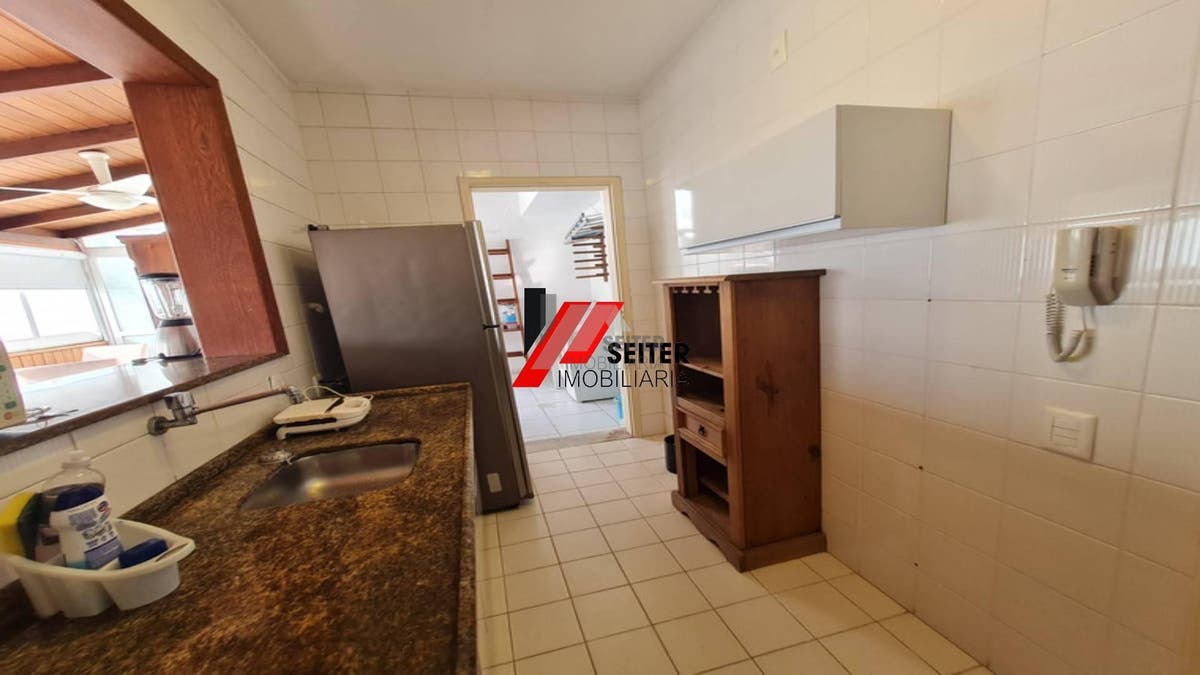Cobertura a venda proximo da Ufsc Carvoeira
