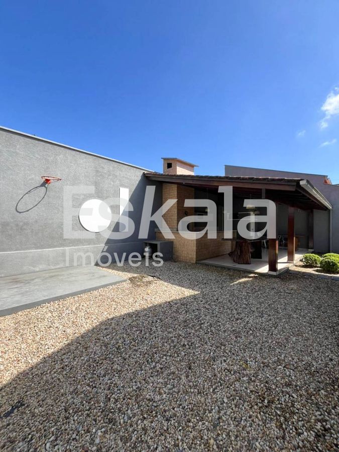 Casa Semimobiliada Com 415m² De Terreno Chico de Paulo - Jaraguá do Sul