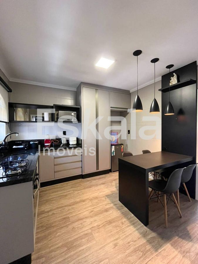 Casa Semimobiliada Com 415m² De Terreno Chico de Paulo - Jaraguá do Sul