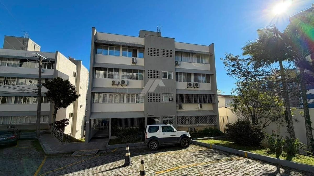 Apartamento com 2 quartos, Centro - Florianópolis