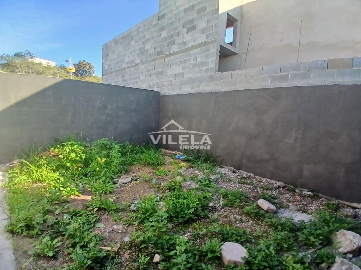 Casa Moderna com 3 Dormitórios-Ótima Localização no Bairro Morro do Algodão -Caraguatatuba-Sp!!!