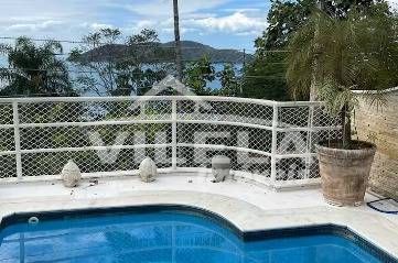Sobrado 3 andares com vista para o mar condominio roteiro do sol-massaguaçu-caraguatatuba-sp