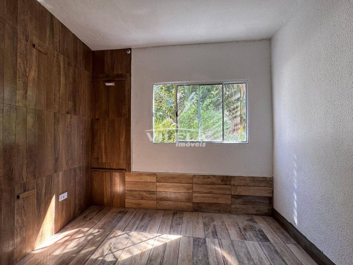 Casa à poucos metros da praia bairro porto novo-caraguatatuba-sp
