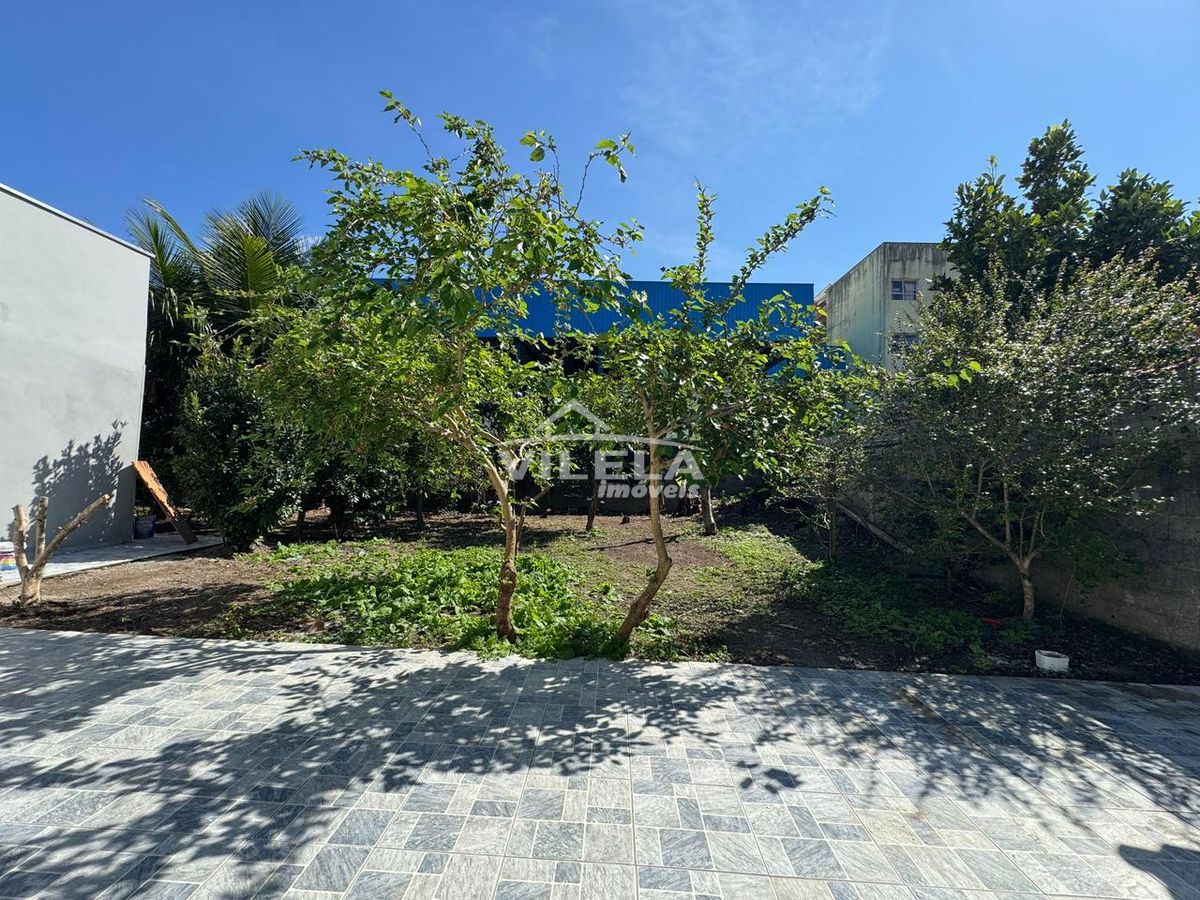 Casa à poucos metros da praia bairro porto novo-caraguatatuba-sp