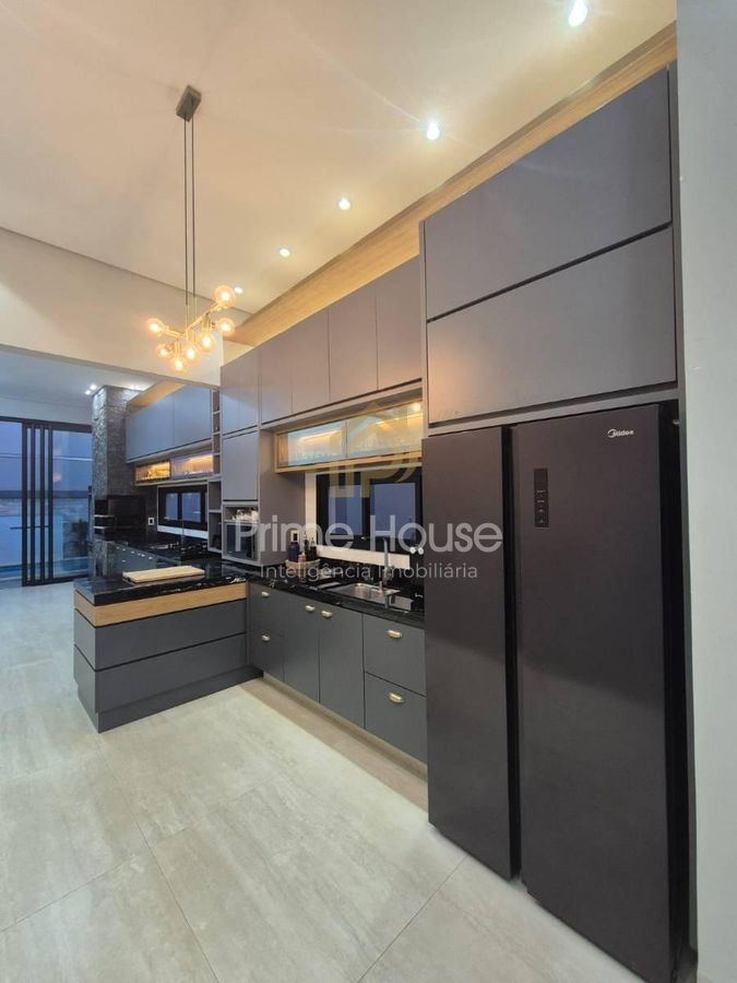 Vende-se Casa Semi Mobiliada em Condomínio Belvedere II