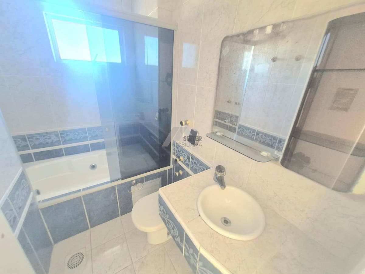 Apartamento de 5 quartos sendo 2 suites para alugar na trindade florianopolis