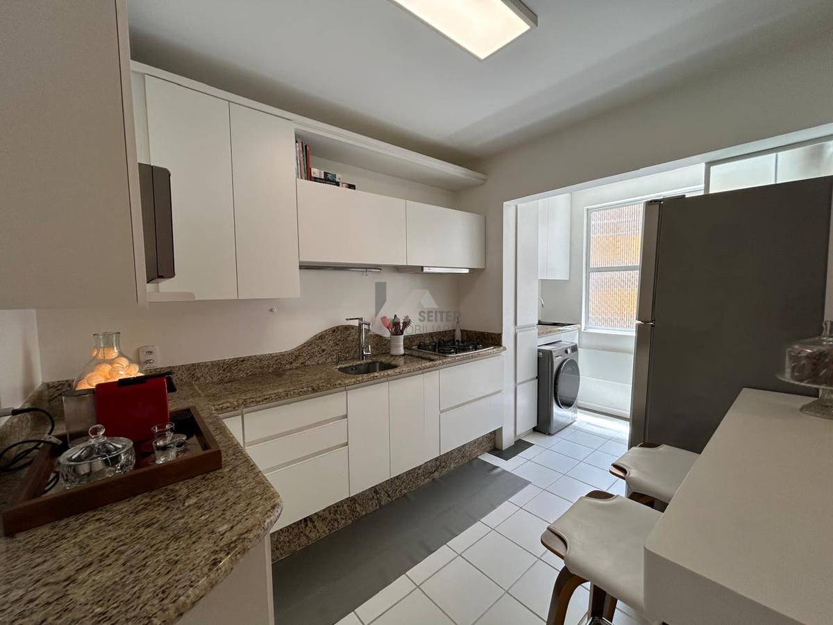 Apartamento com 3 dormitórios para a venda no Itacorubi
