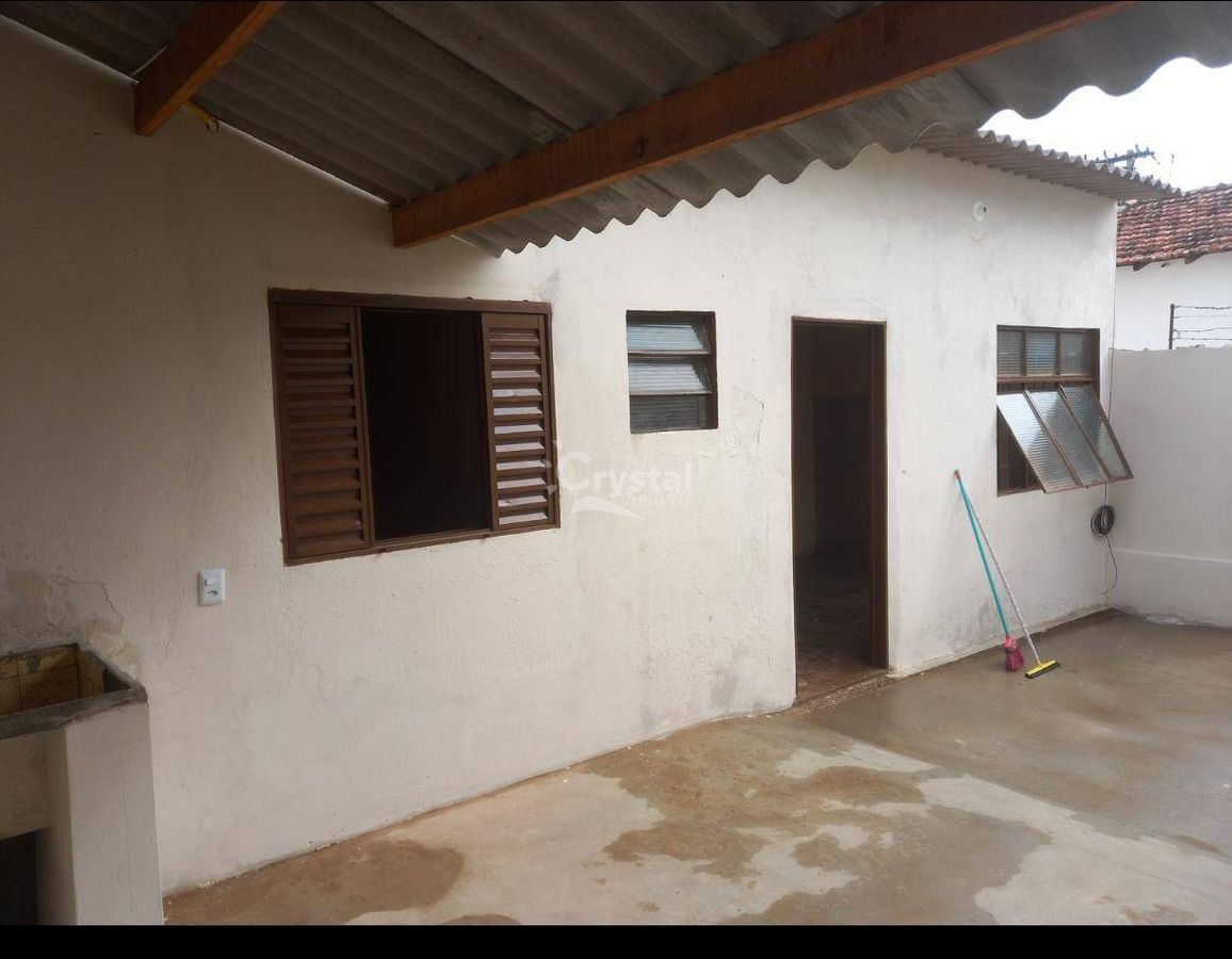 Terreno de 250m² à Venda com 3 Casas em Vila Martins III - Avaré. Foto 5