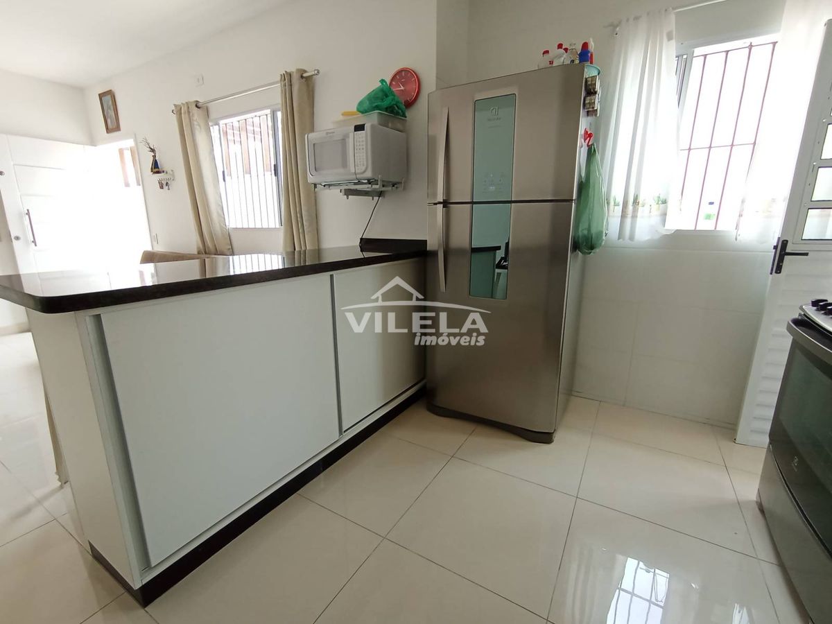 Linda casa com piscina no morro do algodão