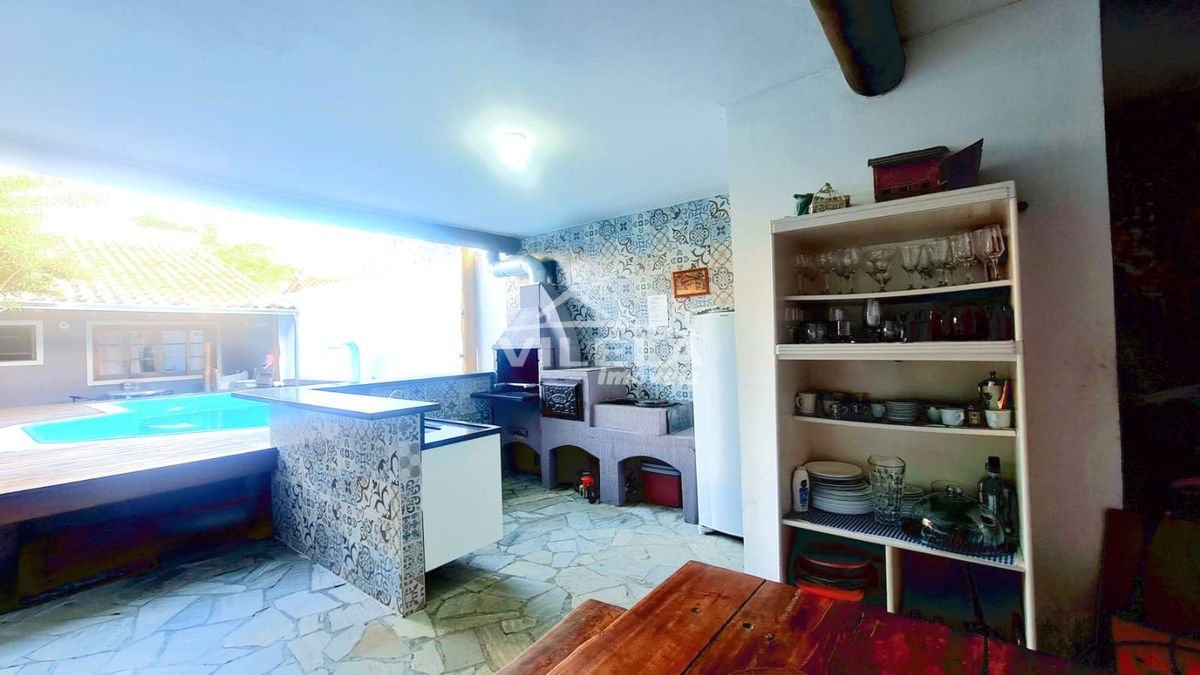 Sobrado com 4 quartos de Temporada, Perequê Mirim - Caraguatatuba