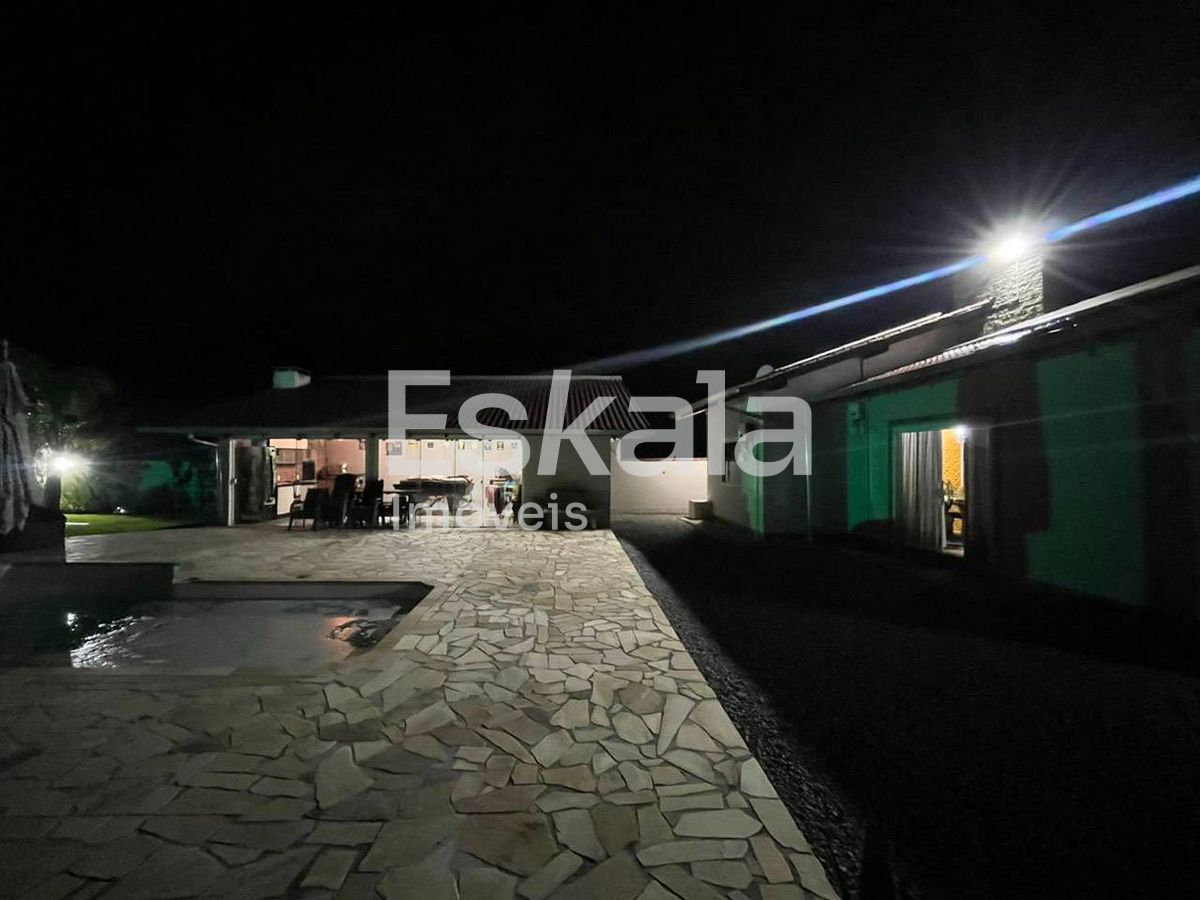Casa Semimobiliada Com 01 Suíte + 02 Quartos Barro Branco - Guaramirim