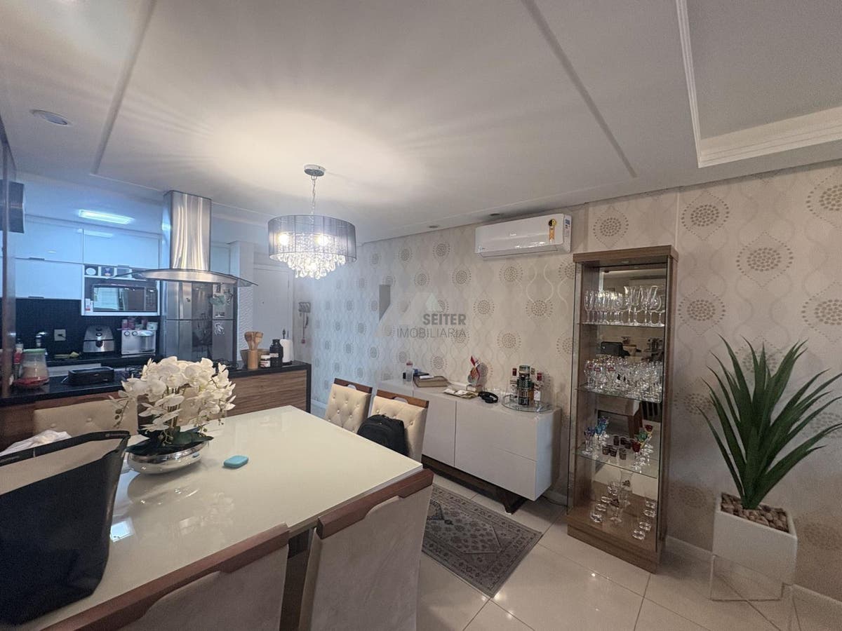 Apartamento de 3 dormitorios com suite a venda no bairro Itacurubi