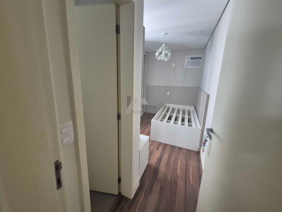 Apartamento tipo cobertura 3 quartos para alugar no itcorubi Florianopolis