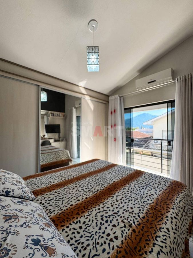 Casa na Ilha da Figueira com Suíte + 02 Dormitórios, Piscina e Área de Festa