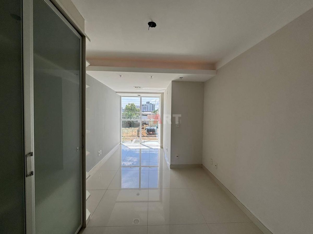 Casa no Centro de Jaraguá do Sul à Venda com Quatro Suítes sendo Uma Master