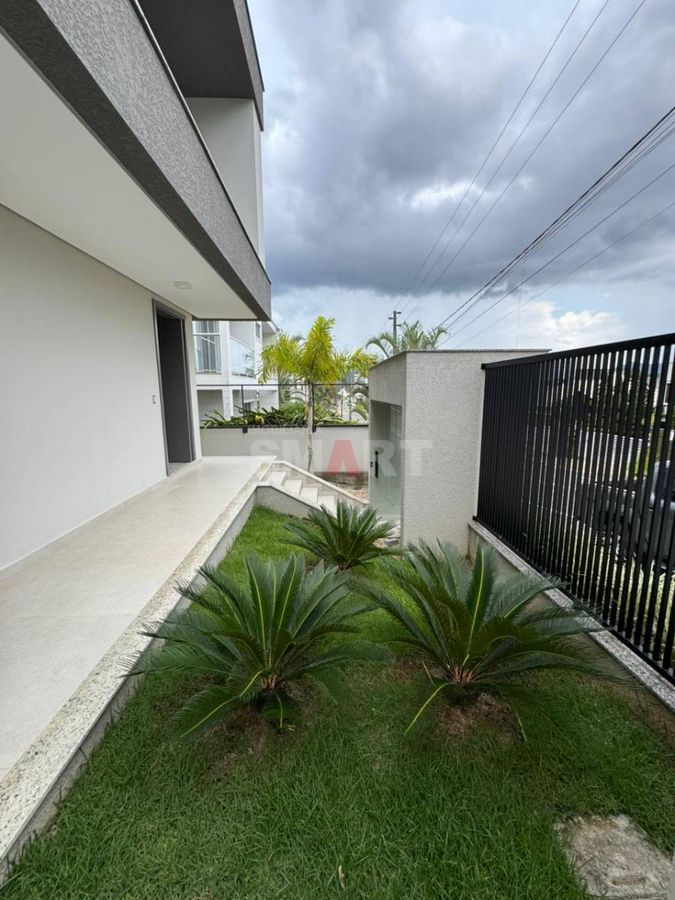 Casa com 03 Suítes à Venda no bairro Amizade